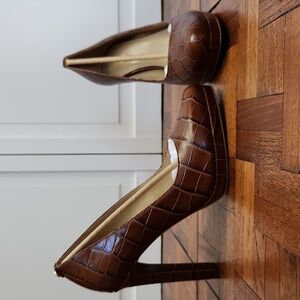 Michael Kors Ethel Pump, Chestnut, Size 7